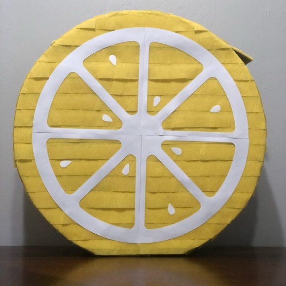 Lemon Pinata - Picture 4 of 4